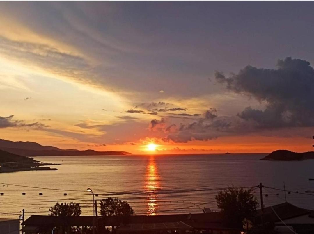 Blue Hotel Ksamil Bagian luar foto