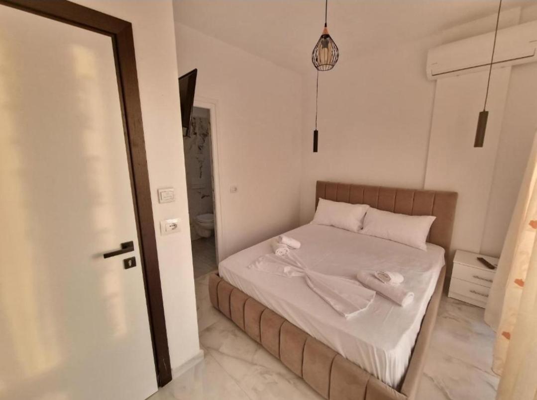 Blue Hotel Ksamil Bagian luar foto