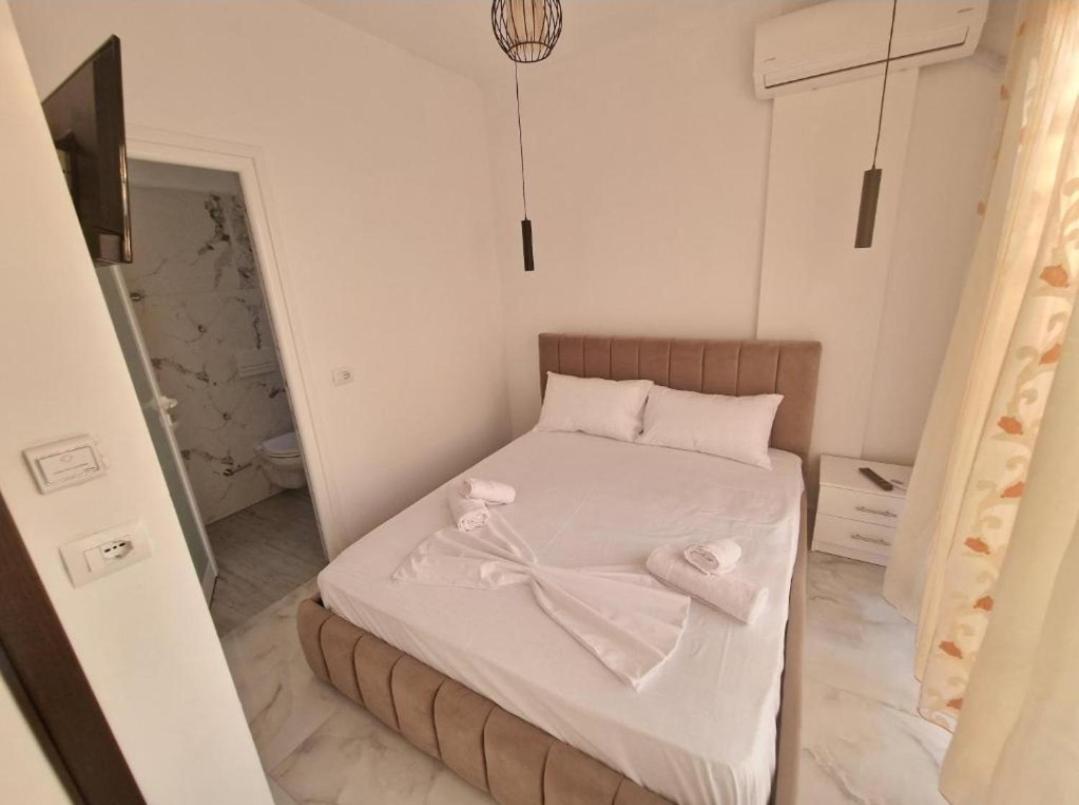 Blue Hotel Ksamil Bagian luar foto