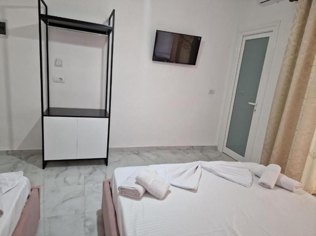 Blue Hotel Ksamil Bagian luar foto